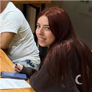 Estoy cursando tercero de la ESO con muy buenas notas. Podría ayudar en cualquier curso y asignatura de ahí hacia abajo.